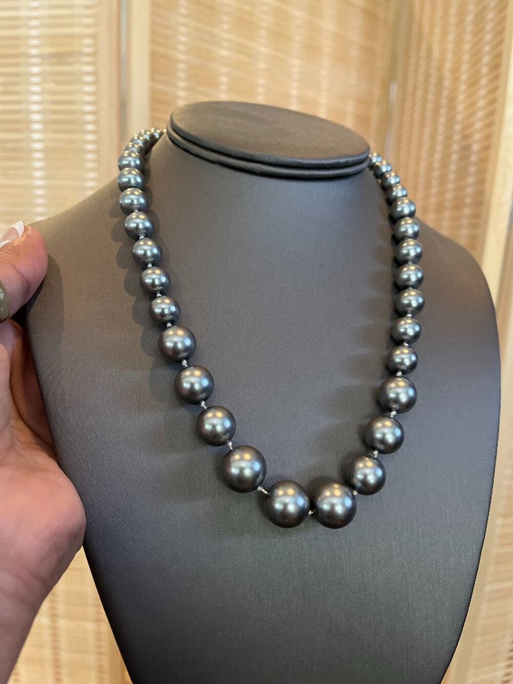 Simple Pearl String